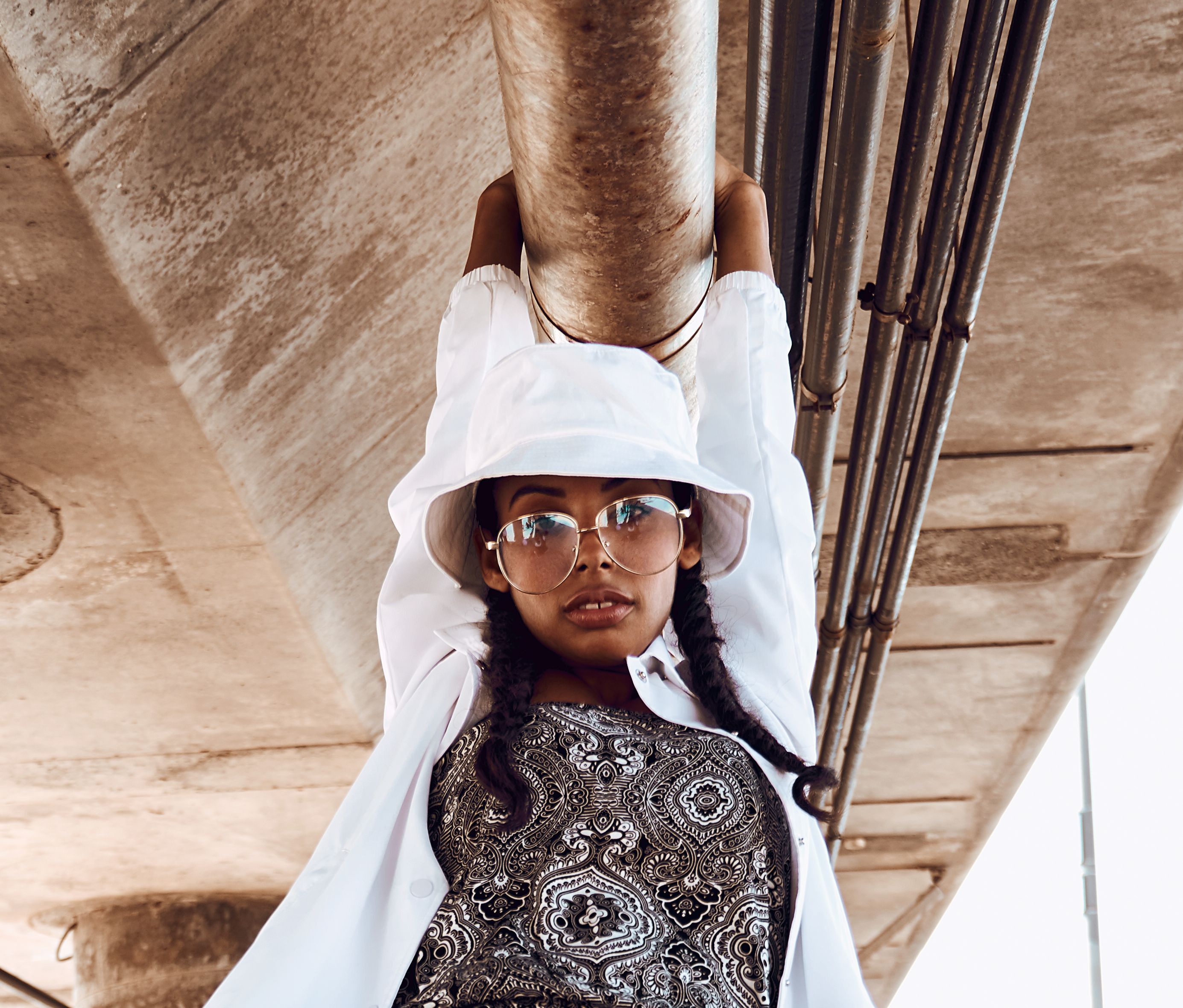 FLEXFIT COTTON TWILL BUCKET HAT