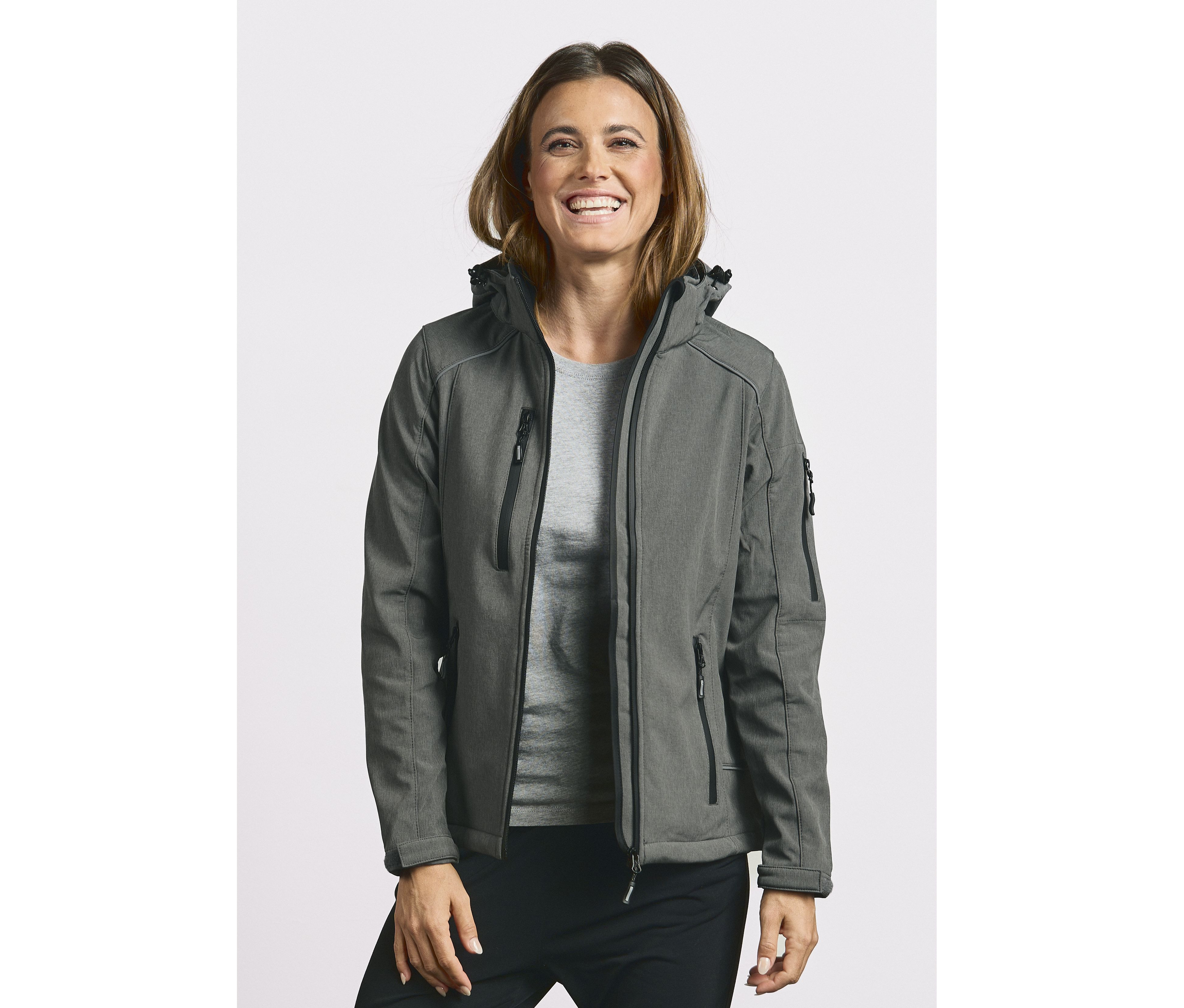 WOMEN’S SOFTSHELL JACKET